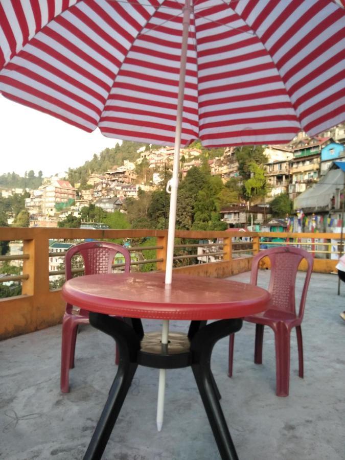 Lotus Homestay Дарджилинг Екстериор снимка