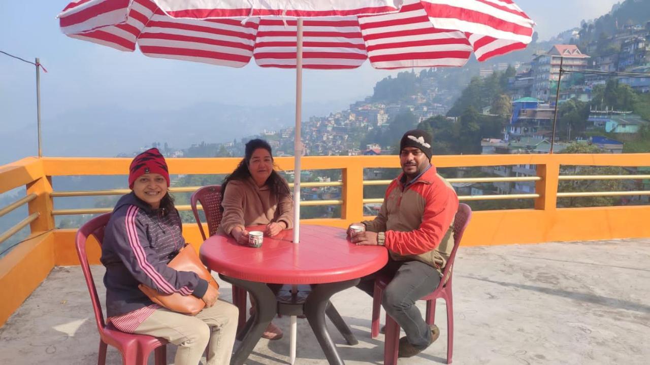 Lotus Homestay Дарджилинг Екстериор снимка